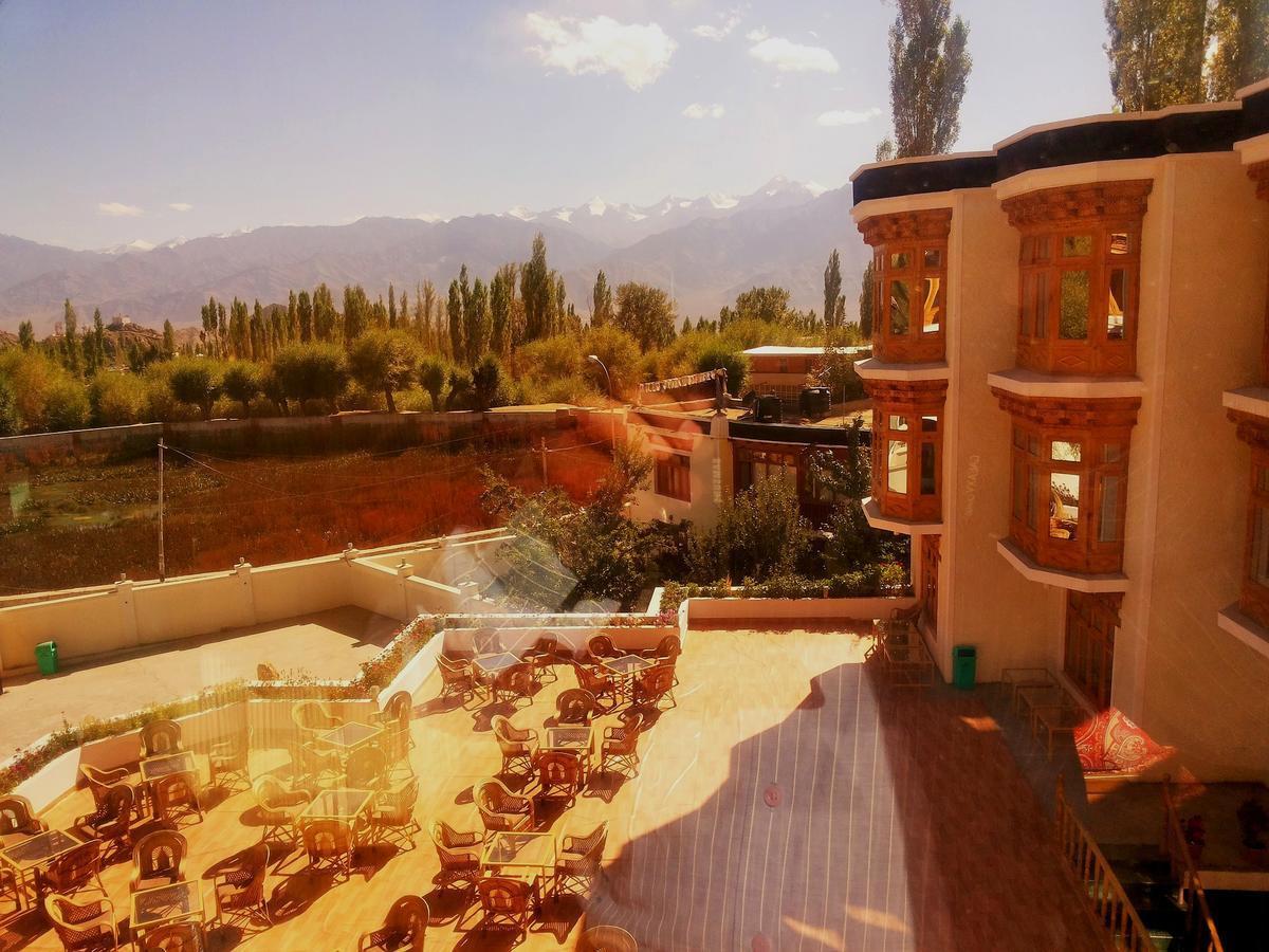 Hotel New Glacier View 列城 外观 照片