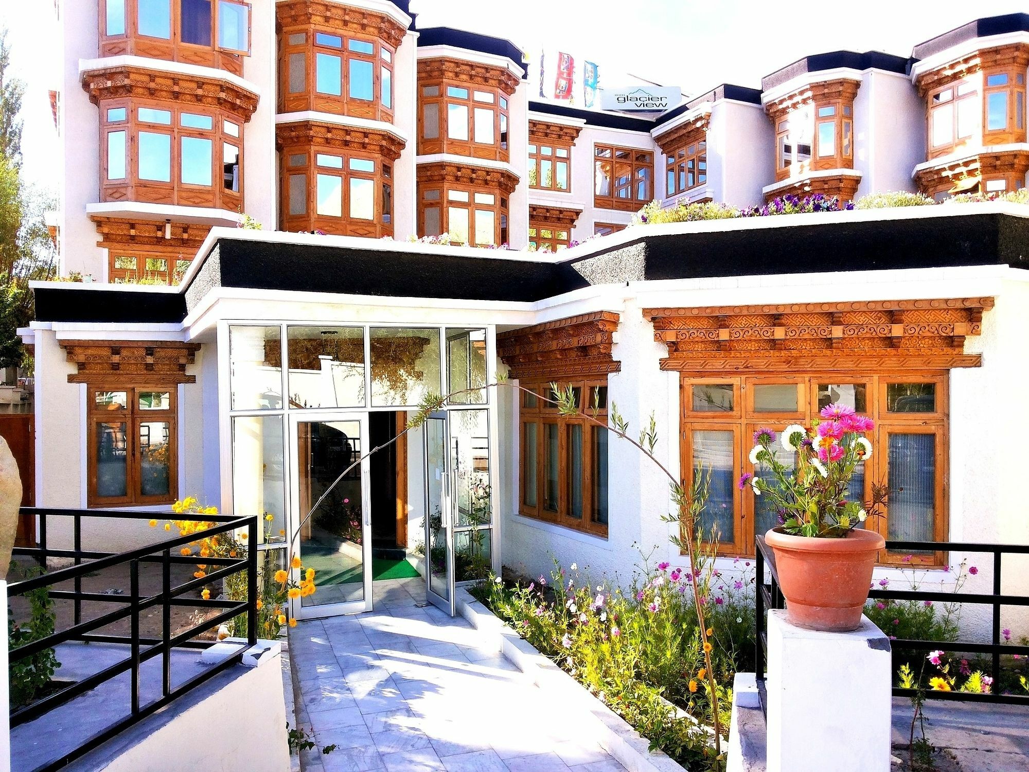 Hotel New Glacier View 列城 外观 照片