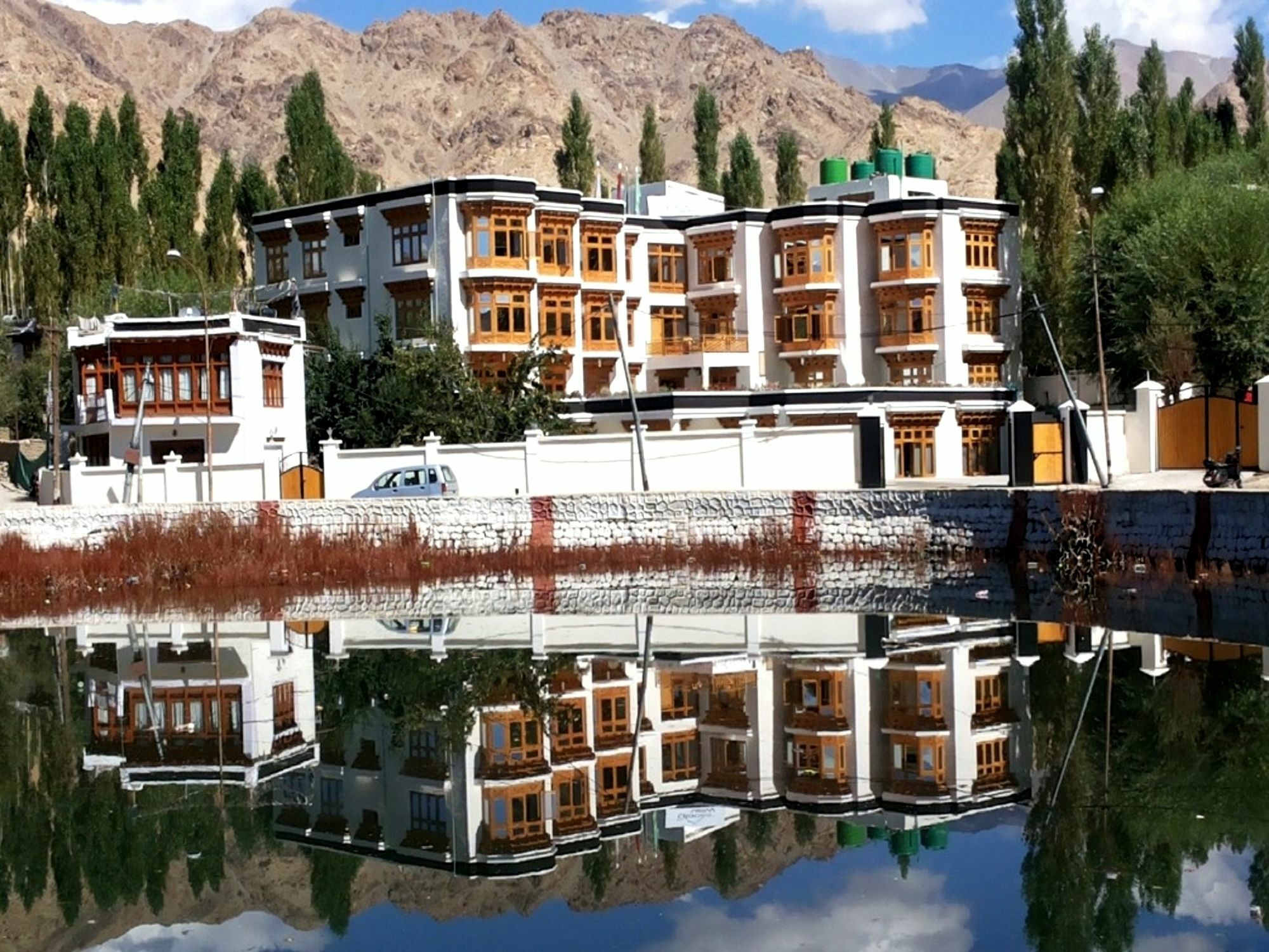 Hotel New Glacier View 列城 外观 照片